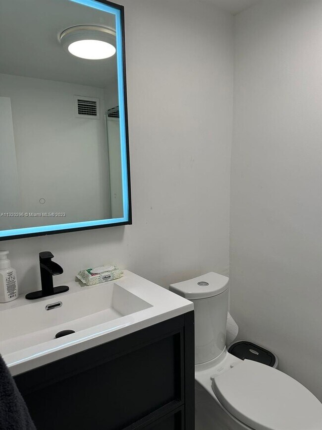Foto del edificio - 6000 N Ocean Blvd