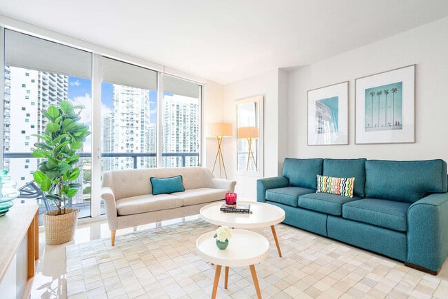 Building Photo - 485 Brickell Ave