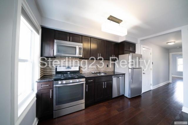 Building Photo - 2 bedroom in ASTORIA NY 11105