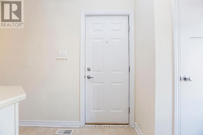 Building Photo - 2404 Esprit Dr