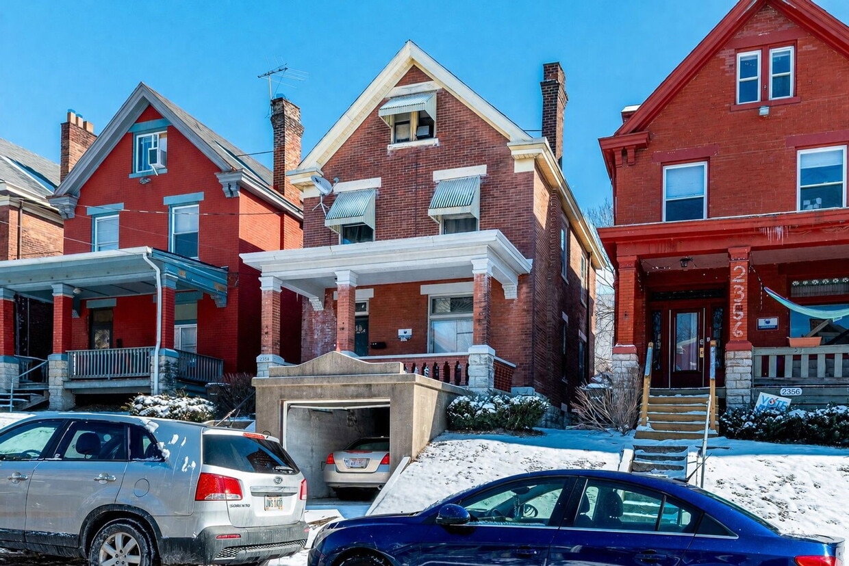 Photo - 2358 Stratford Ave