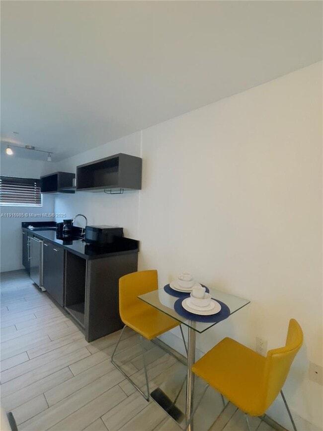 Foto del edificio - 240 76th St