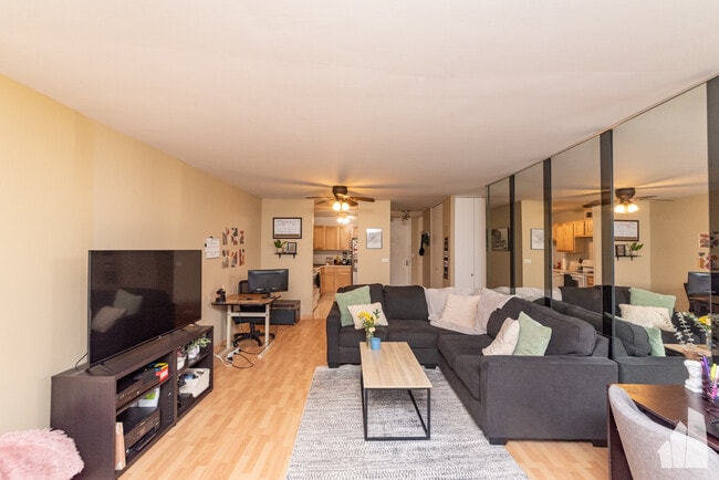 Foto del edificio - 2020 N Lincoln Park W