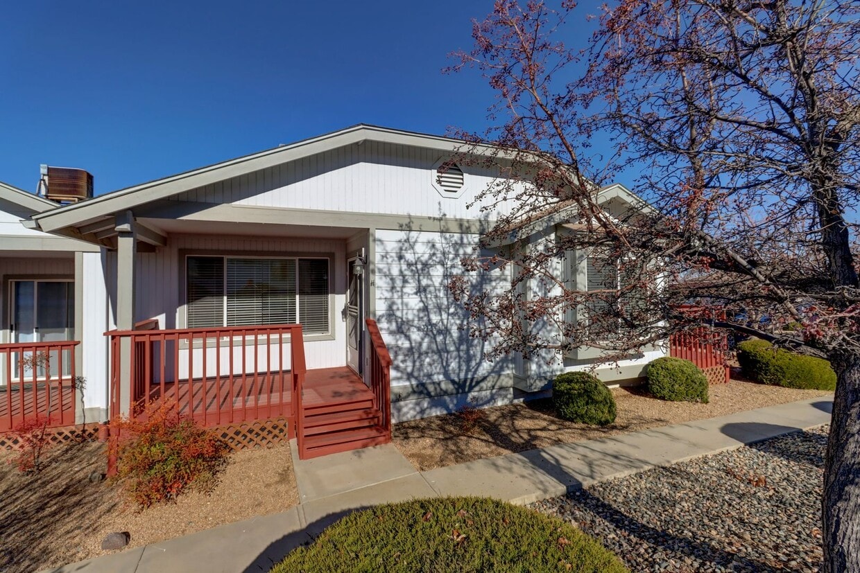 Primary Photo - 2 bed 2 bath Condo in Montana Terraces