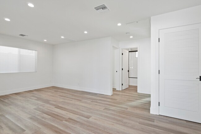 Building Photo - 6924 Shadygrove St