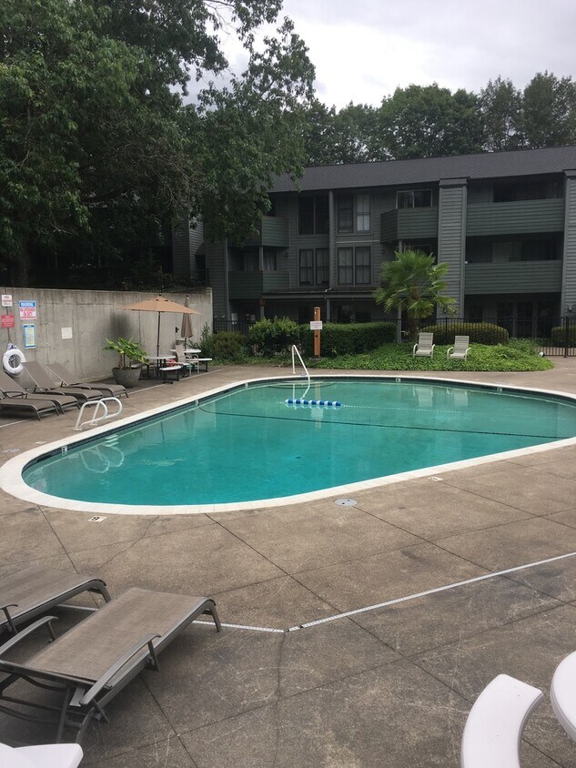 Foto principal - 1 bedroom Condo near Washington Square Mall with seasonal pool