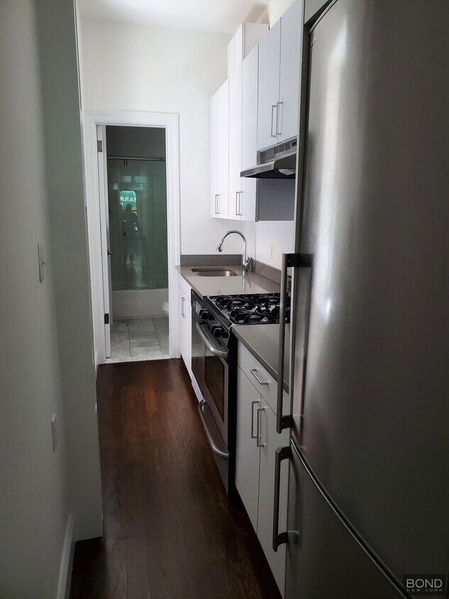 Foto del edificio - 206 W 104th St