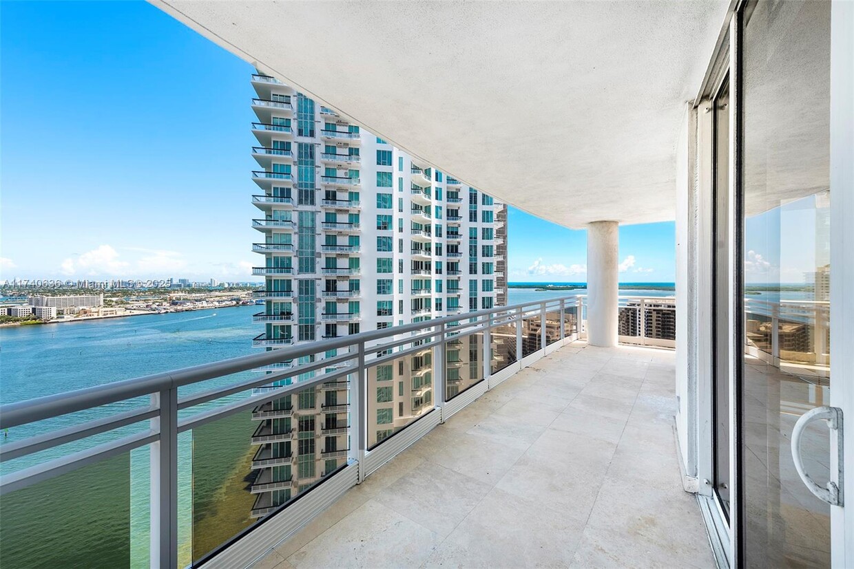 Foto principal - 901 Brickell Key Blvd