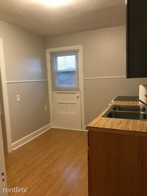 Building Photo - 1 br, 1 bath Apartment - 304 Chase Ave