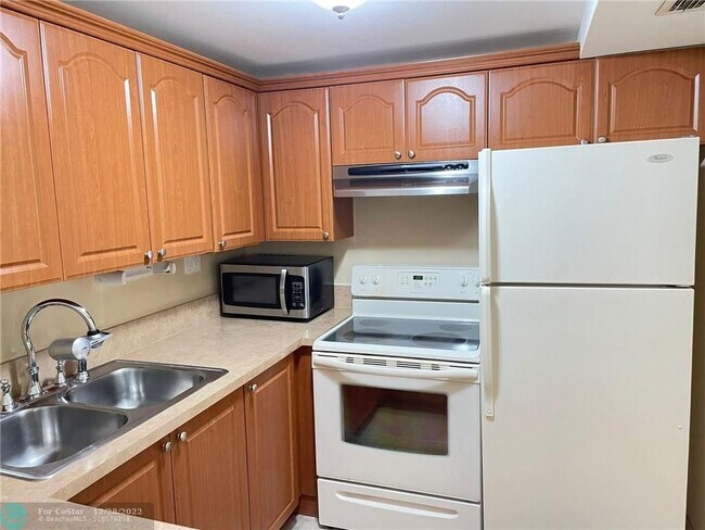 Foto del edificio - 5855 Washington St