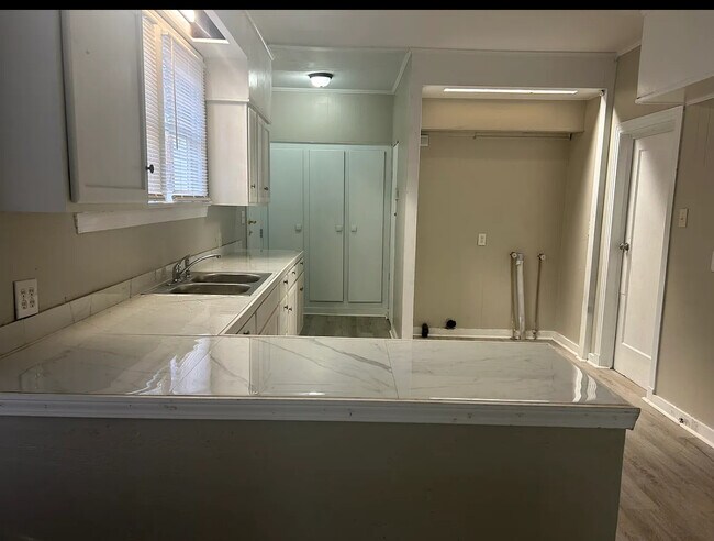Foto del edificio - 257 Forest Valley Dr