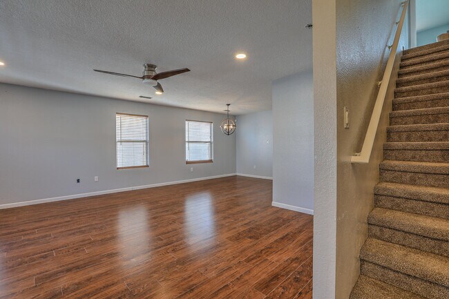 Foto del edificio - 4115 Rowe Ave NW