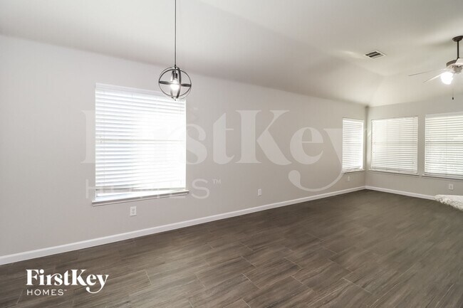 Foto del edificio - 10737 Emerald Park Ln