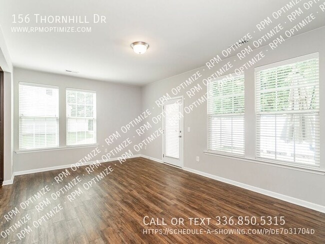 Foto del edificio - 156 Thornhill Dr