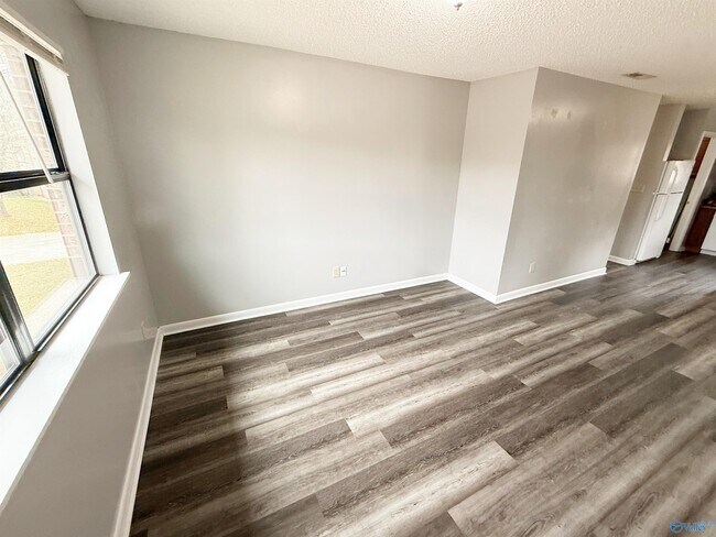 Foto del edificio - 112 Jodi Dr