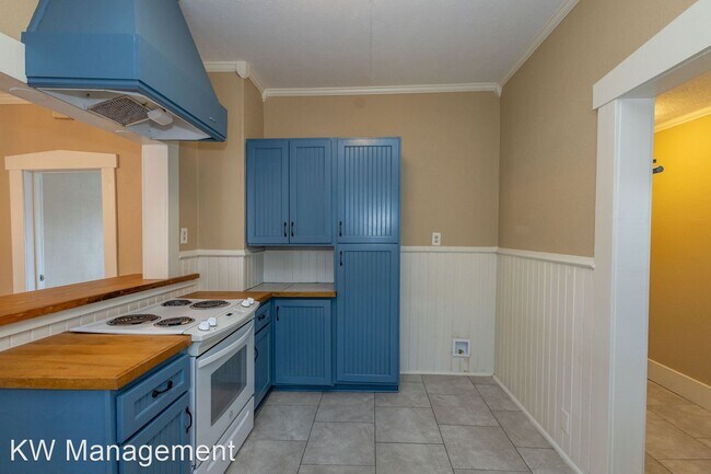 Building Photo - 2 br, 2 bath House - 2249 Hazel St