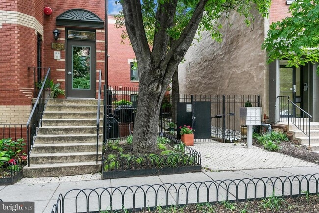 Building Photo - 1225 N St NW