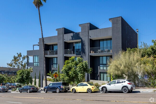 Foto del edificio - Leon At Laurel Townhomes
