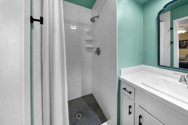 Building Photo - 4802 Kinglet St