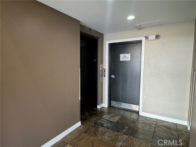 Building Photo - 7320 Hawthorn Ave