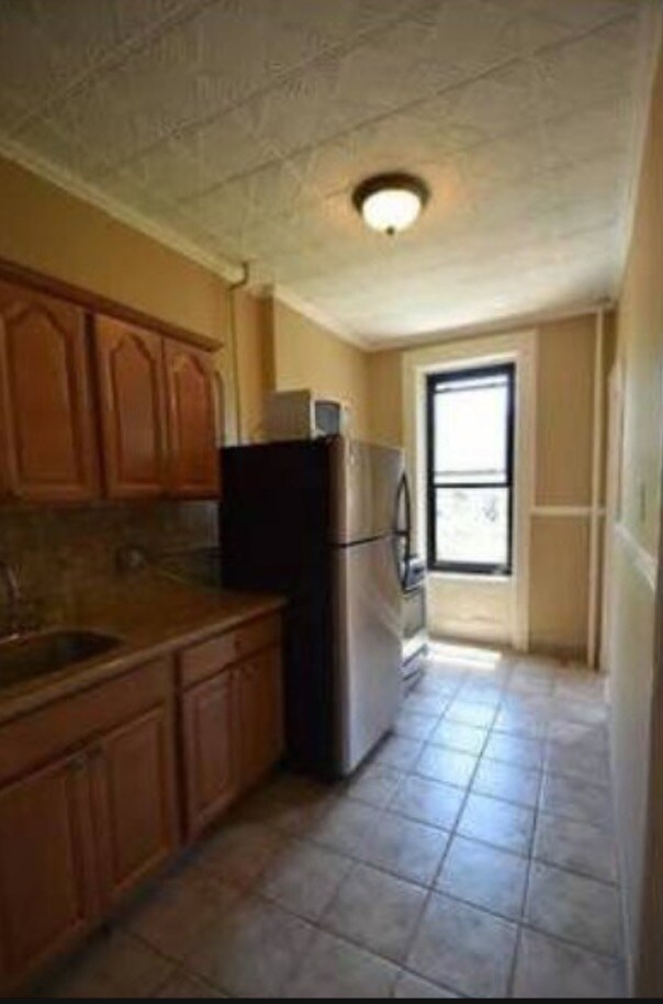 Building Photo - 476 7th St