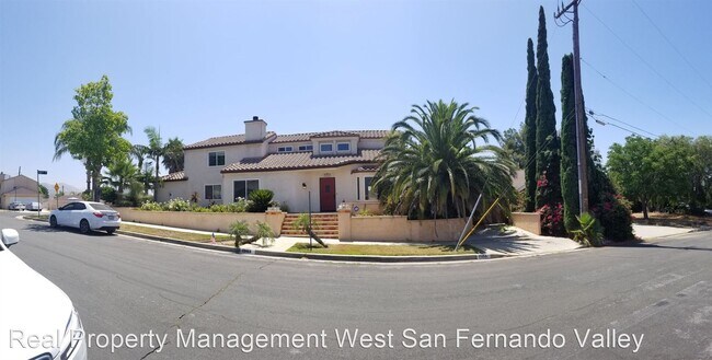 Building Photo - 4 br, 2.5 bath House - 13153 Azores Ave