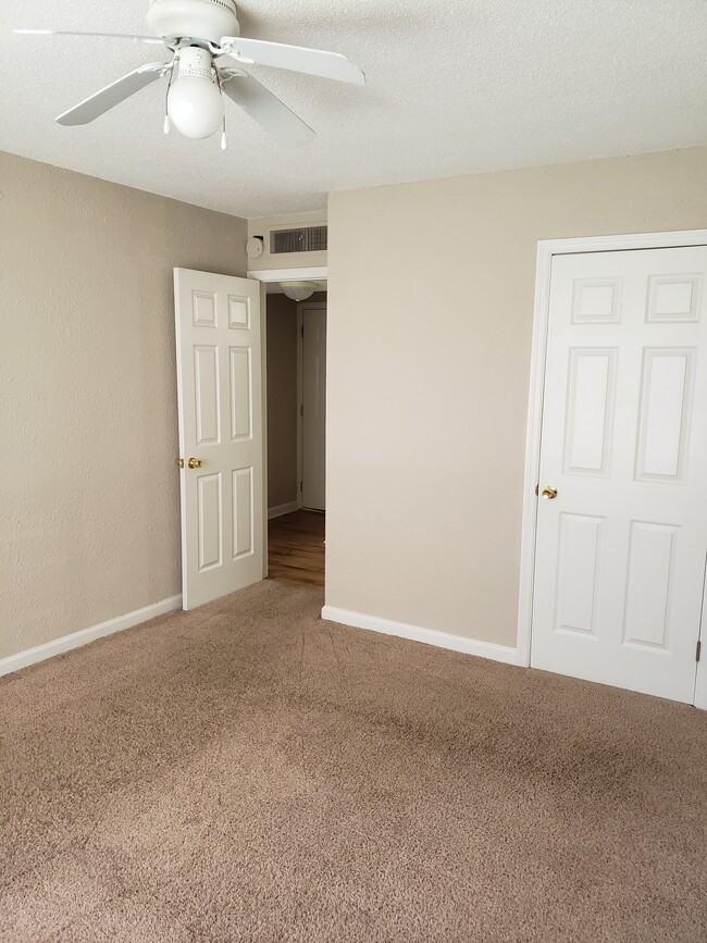 Building Photo - 117 Cedarwood Dr