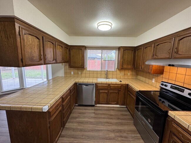 Foto del edificio - Reedley 3 Bedroom House