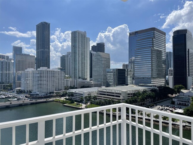 Foto del edificio - 701 Brickell Key Blvd