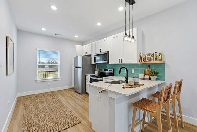 Building Photo - 5420 Elysian St