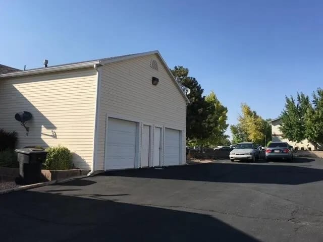 Building Photo - 1854 N Wedgewood Ln