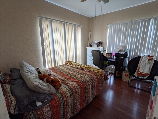 Foto del edificio - 712 W 21st St