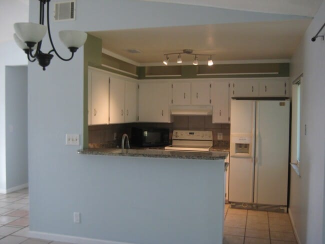 Building Photo - 220 Harpers Ferry Dr