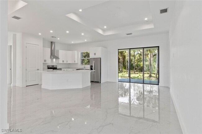 Foto del edificio - 1081 Desoto Blvd S