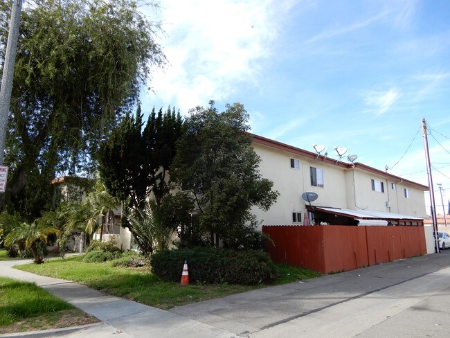 Building Photo - 3509 W Del Monte Dr