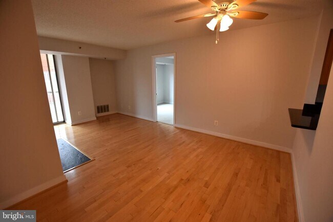 Building Photo - 7500 Woodmont Ave