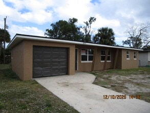 Building Photo - 917 Lewis Dr