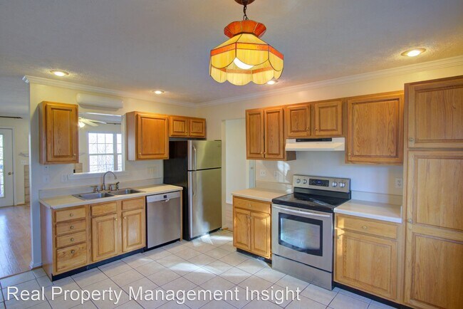Building Photo - 4 br, 3 bath House - 209 Minor Circle
