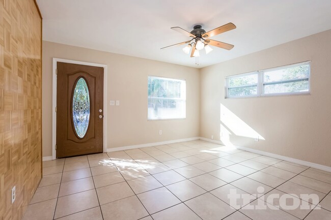 Foto del edificio - 710 Westbrook Ave