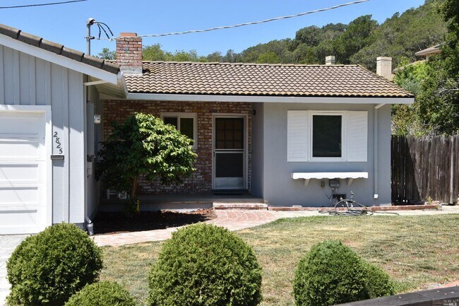 Building Photo - 2825 Heatherstone Dr