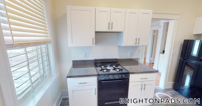 Building Photo - 130 Englewood Ave