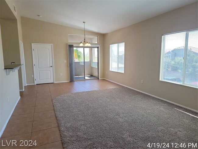 Building Photo - GREAT 2 BED, 2 BATH 2ND FLOOR UNIT