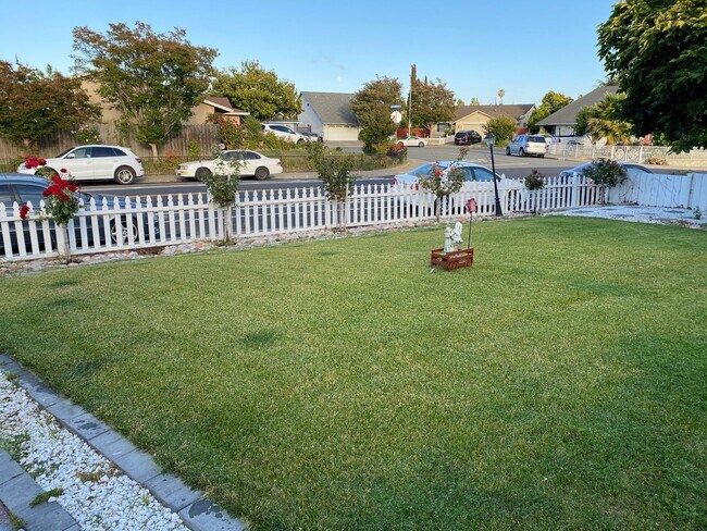 Building Photo - 31385 San Andreas Dr