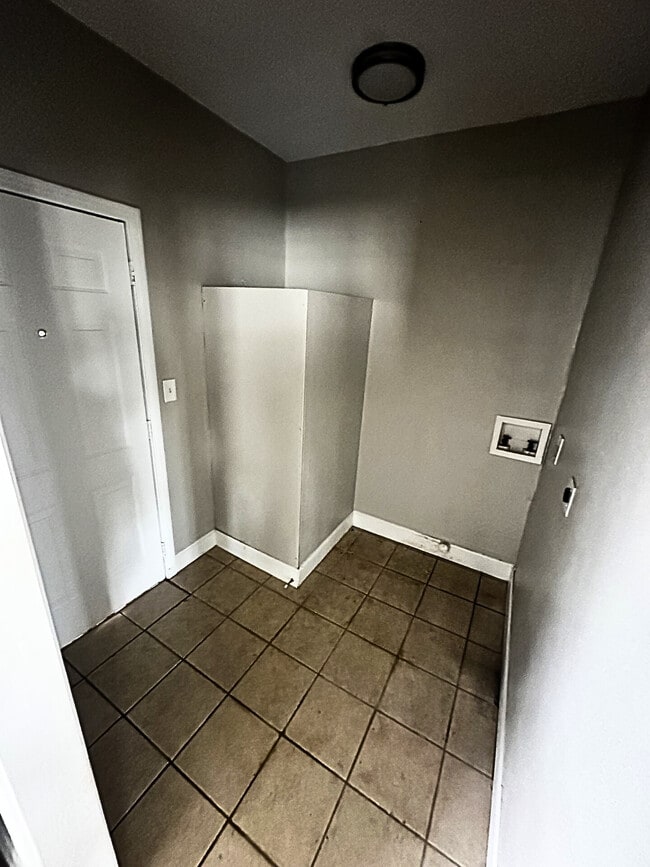 Building Photo - 408 E Michigan St