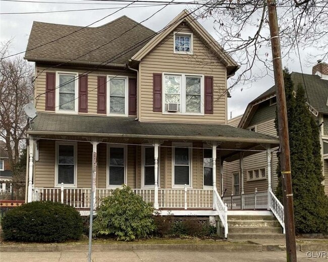 Building Photo - 715 Cattell St