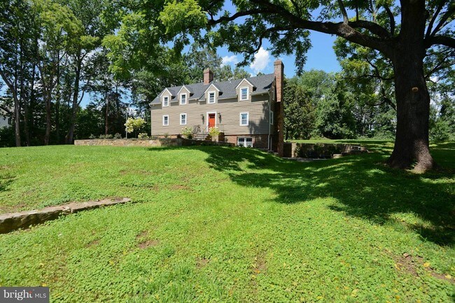 Building Photo - 12820 Westbrook Dr