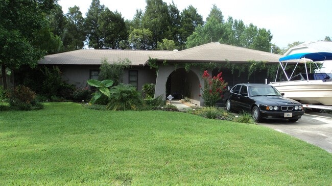 Building Photo - 13123 Little Farms Dr