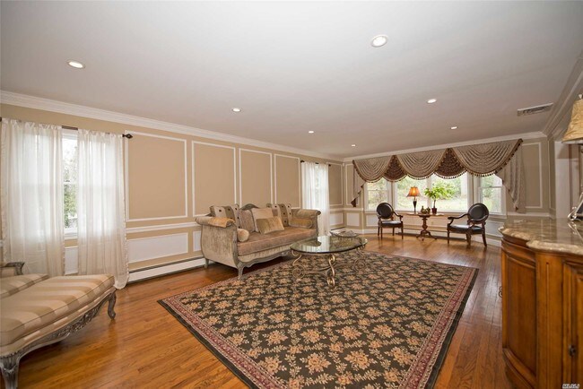 Foto del edificio - 68 Woodland Dr