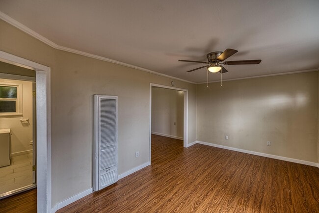 Foto del edificio - 5246 Almont St