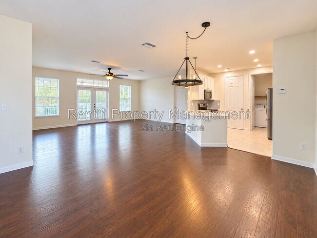 Foto del edificio - 304 Harry Ave N